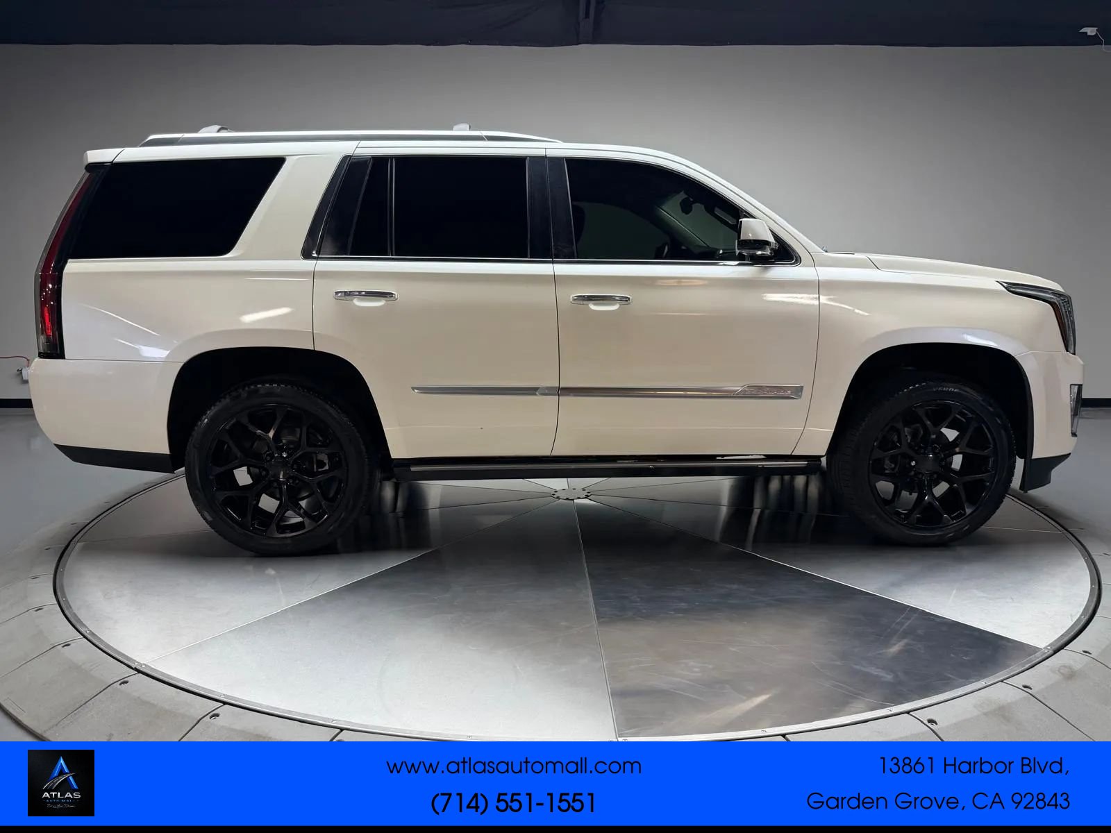 Used 2015 Cadillac Escalade Premium AWD/4WD image 6