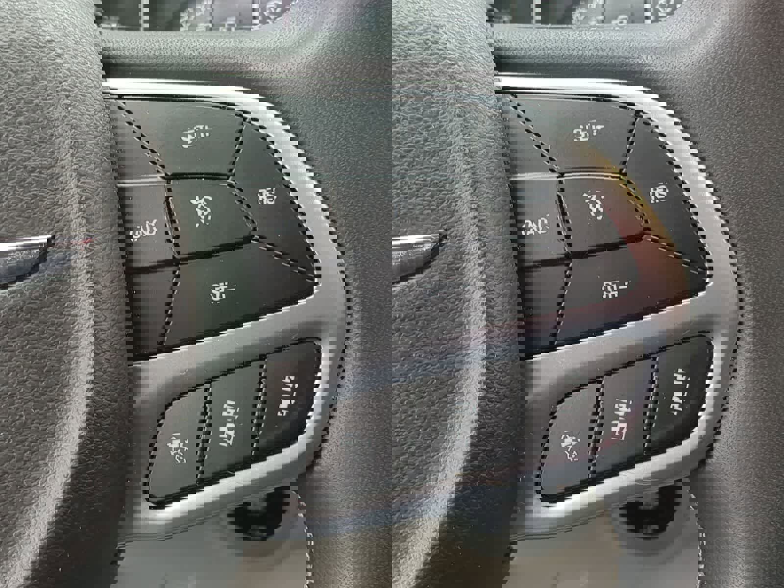 Used 2023 Chrysler Pacifica Touring-L image 24