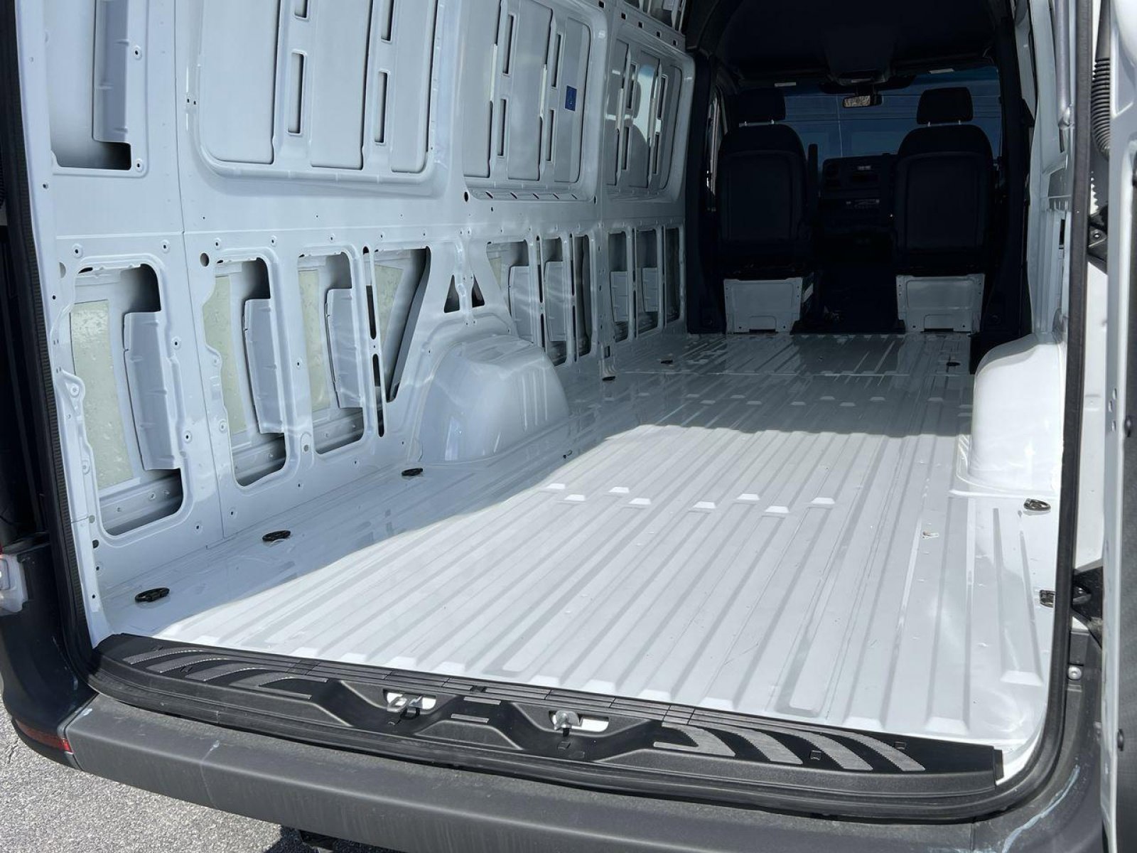 New 2025 Mercedes-Benz Sprinter 2500 image 25