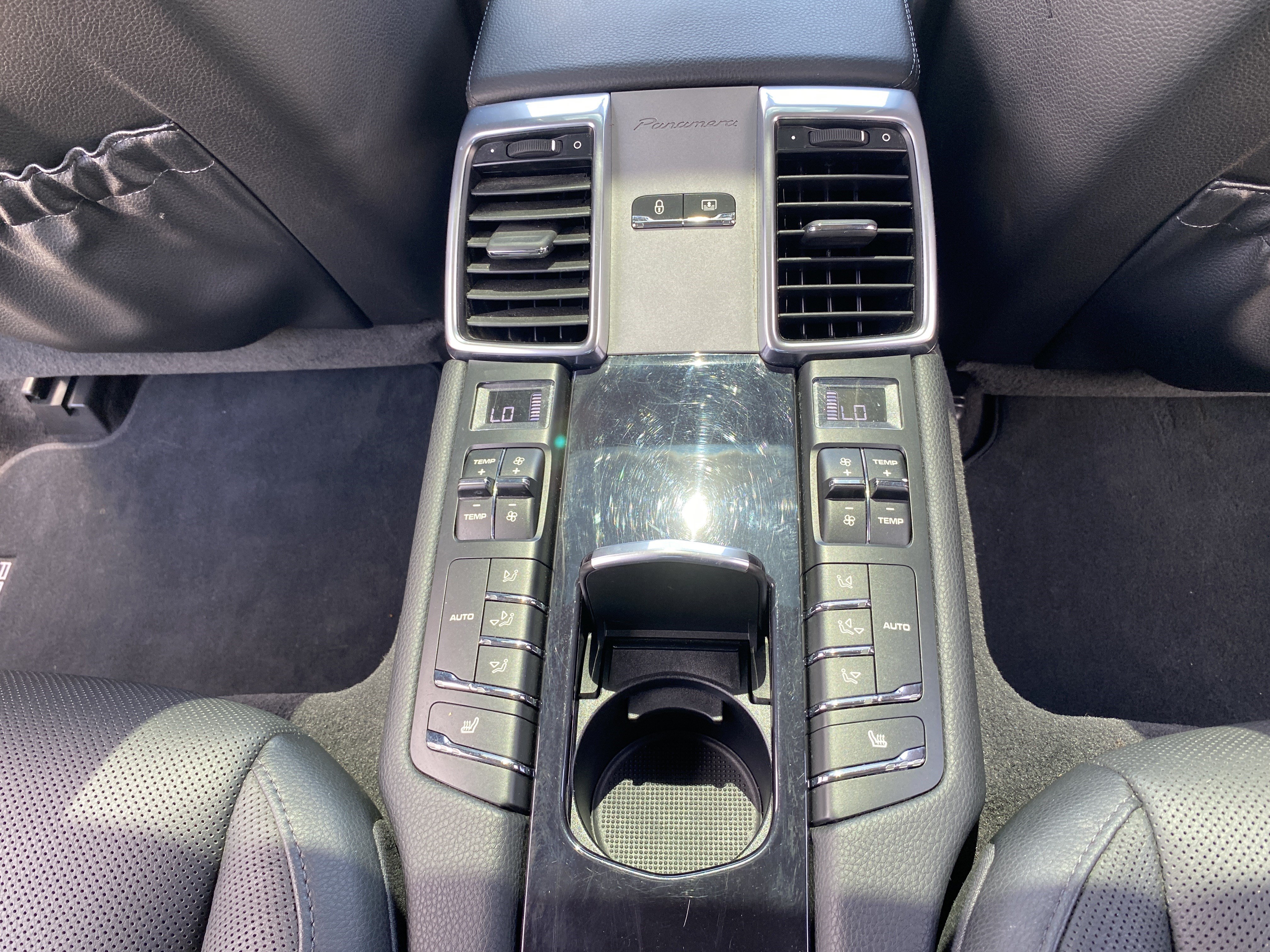 Used 2015 Porsche Panamera S RWD image 20
