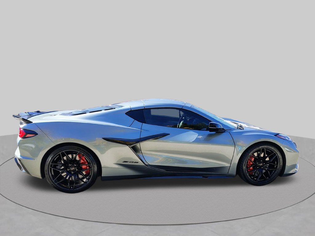 Used 2024 Chevrolet Corvette Z06 RWD image 10