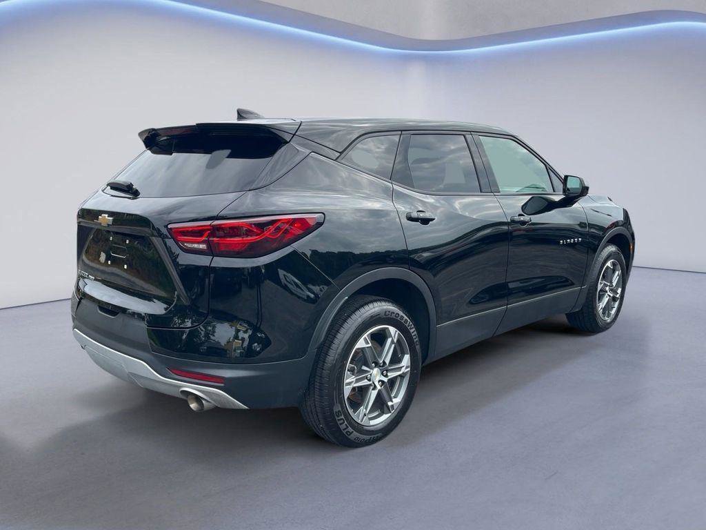 Used 2023 Chevrolet Blazer LT image 3