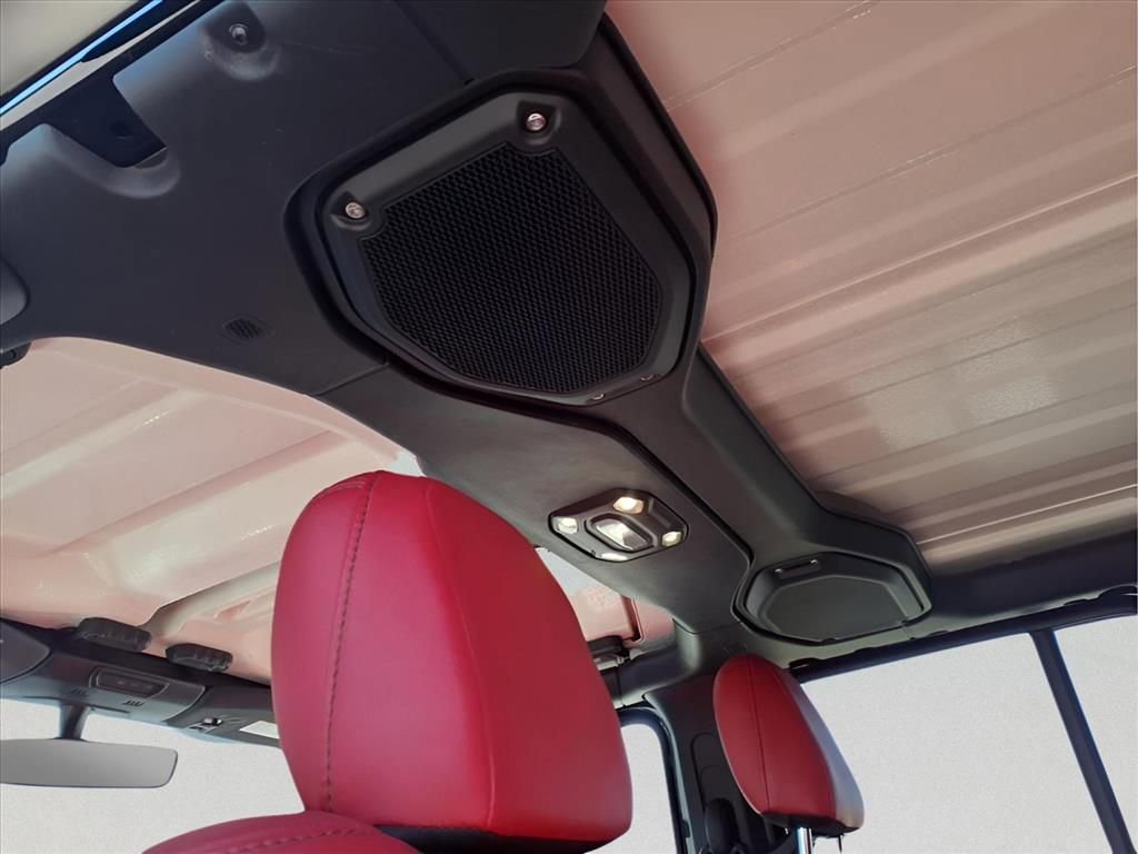 Used 2021 Jeep Wrangler Unlimited Sahara w/ Uconnect 4C Nav & Sound Group AWD/4WD image 11
