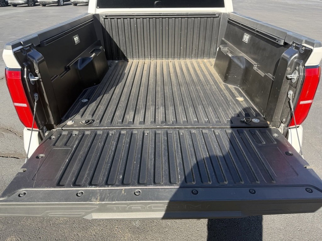 Used 2024 Toyota Tacoma TRD Off-Road image 21