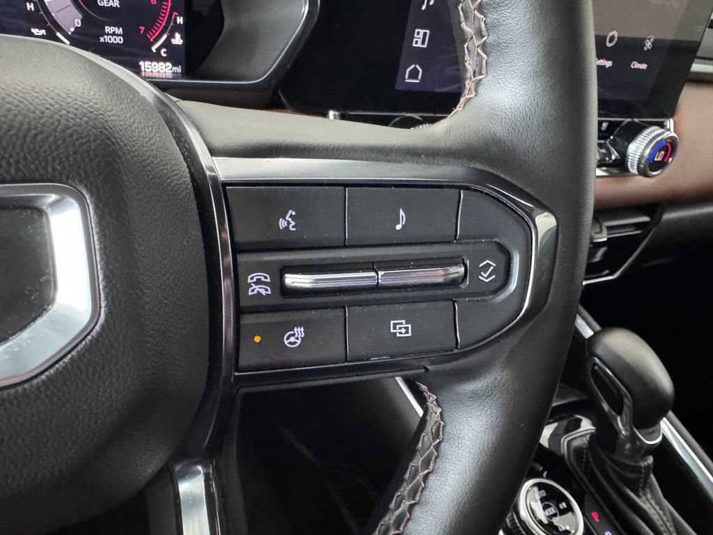 Used 2024 GMC Canyon AT4 w/ AT4 Premium Package AWD/4WD image 17