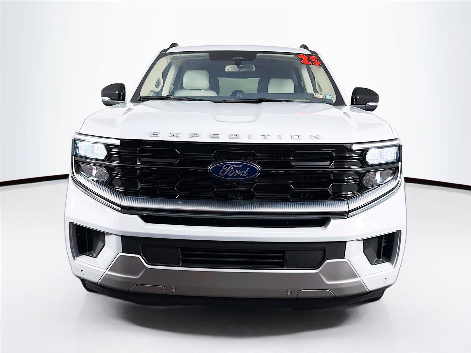 Used 2025 Ford Expedition Platinum AWD/4WD image 6