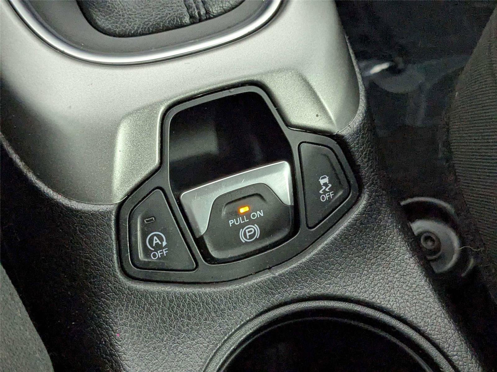 Used 2018 Jeep Compass Sport w/ Tech Group FWD image 23