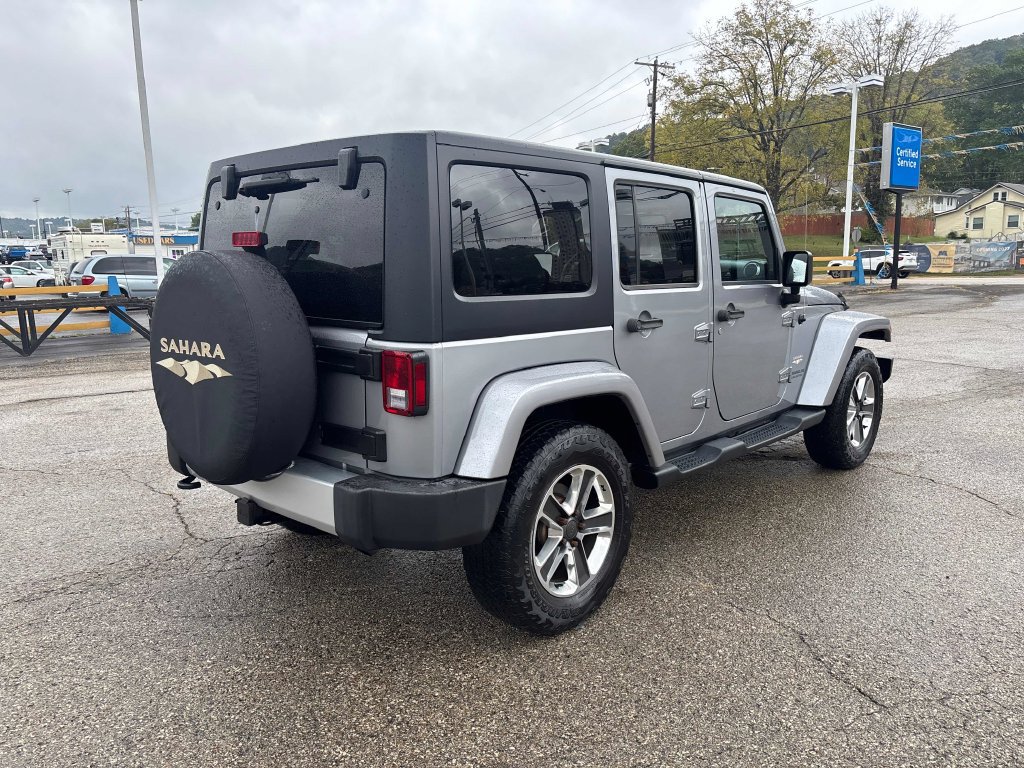 Used 2015 Jeep Wrangler Unlimited Sahara AWD/4WD image 5