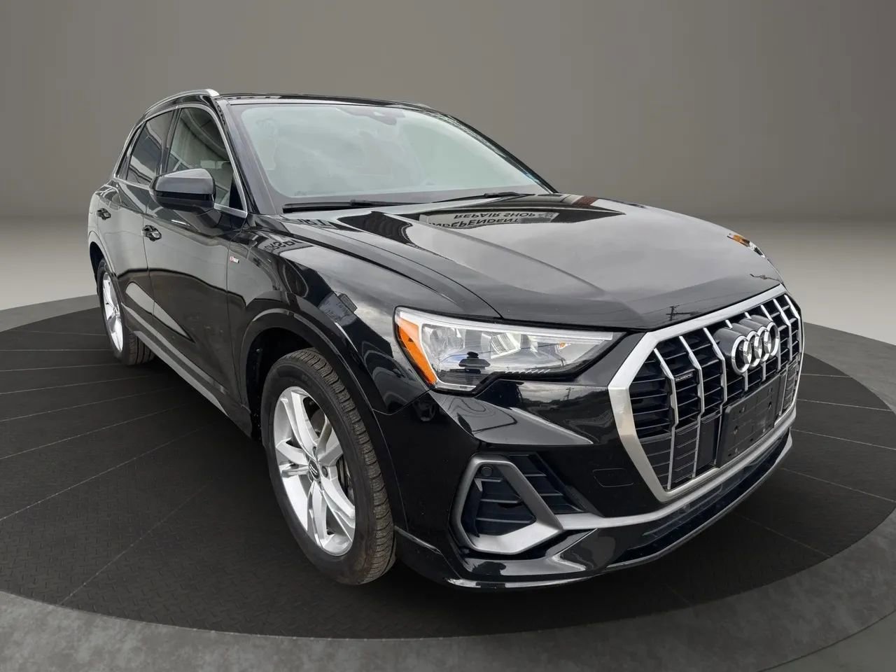 Used 2020 Audi Q3 2.0T Premium image 3