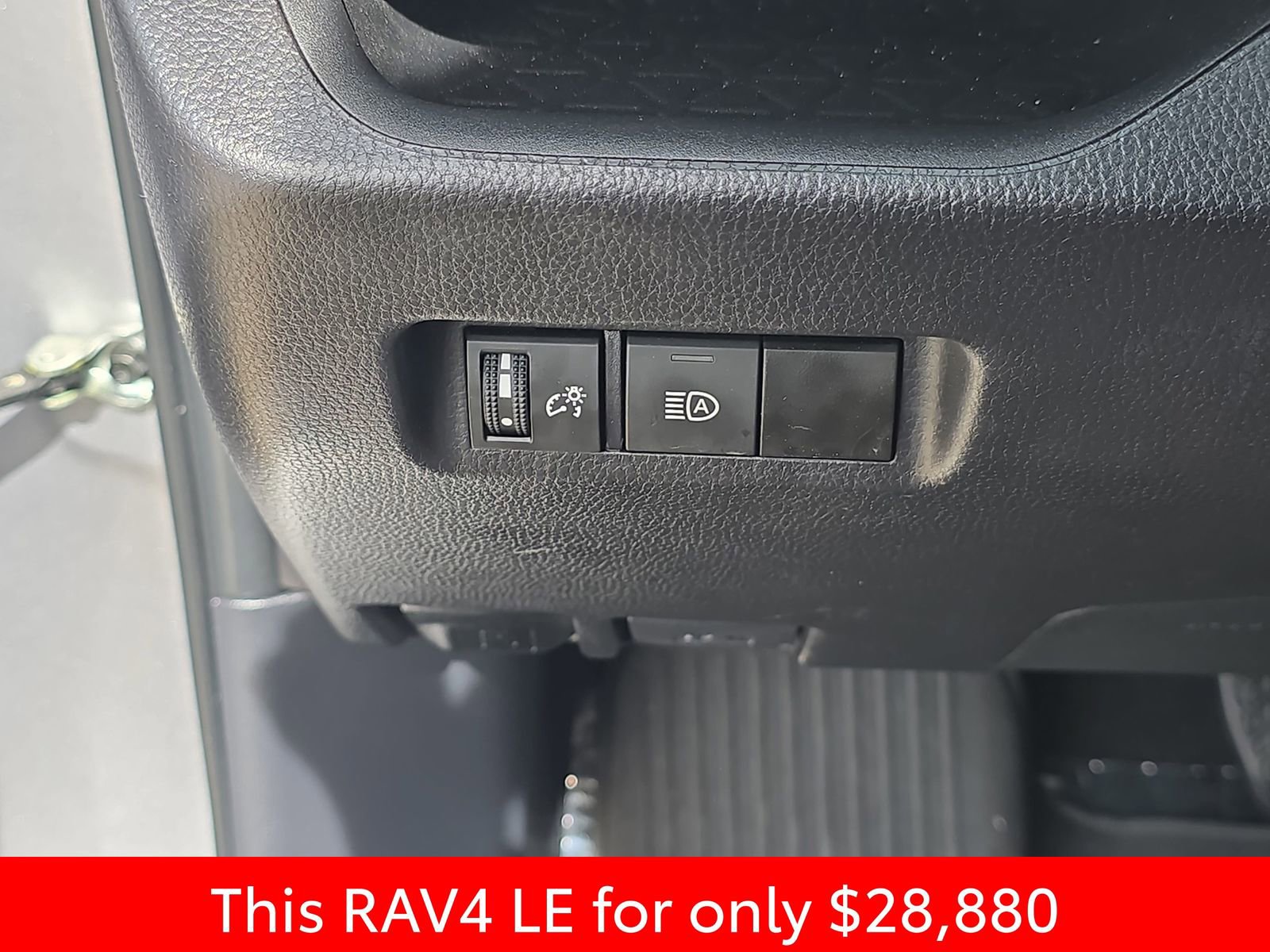 Used 2024 Toyota RAV4 LE image 32