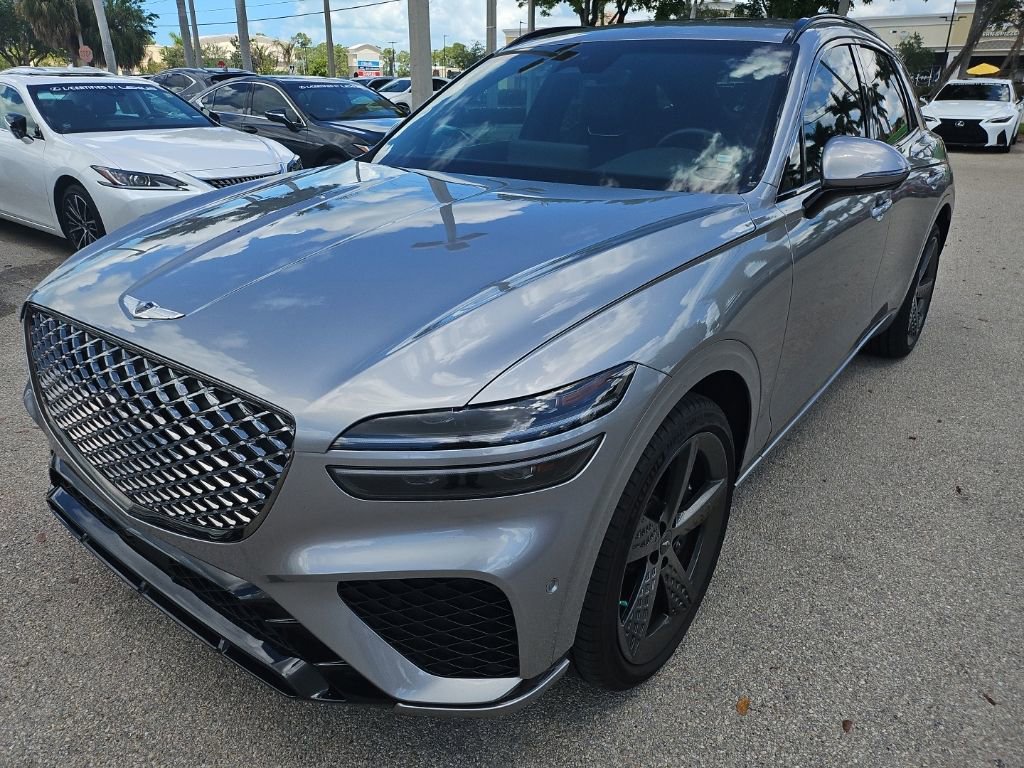 Used 2025 Genesis GV70 2.5T w/ Sport Prestige Package AWD/4WD image 2