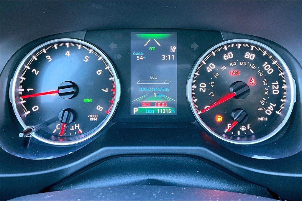 Used 2022 Toyota RAV4 XLE image 18