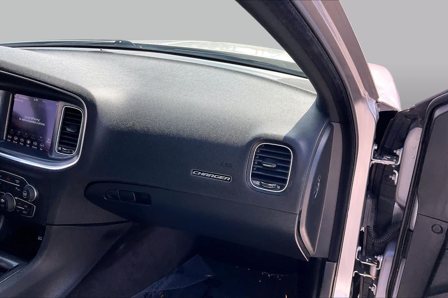 Used 2018 Dodge Charger SXT Plus w/ Beats Audio Group RWD image 19