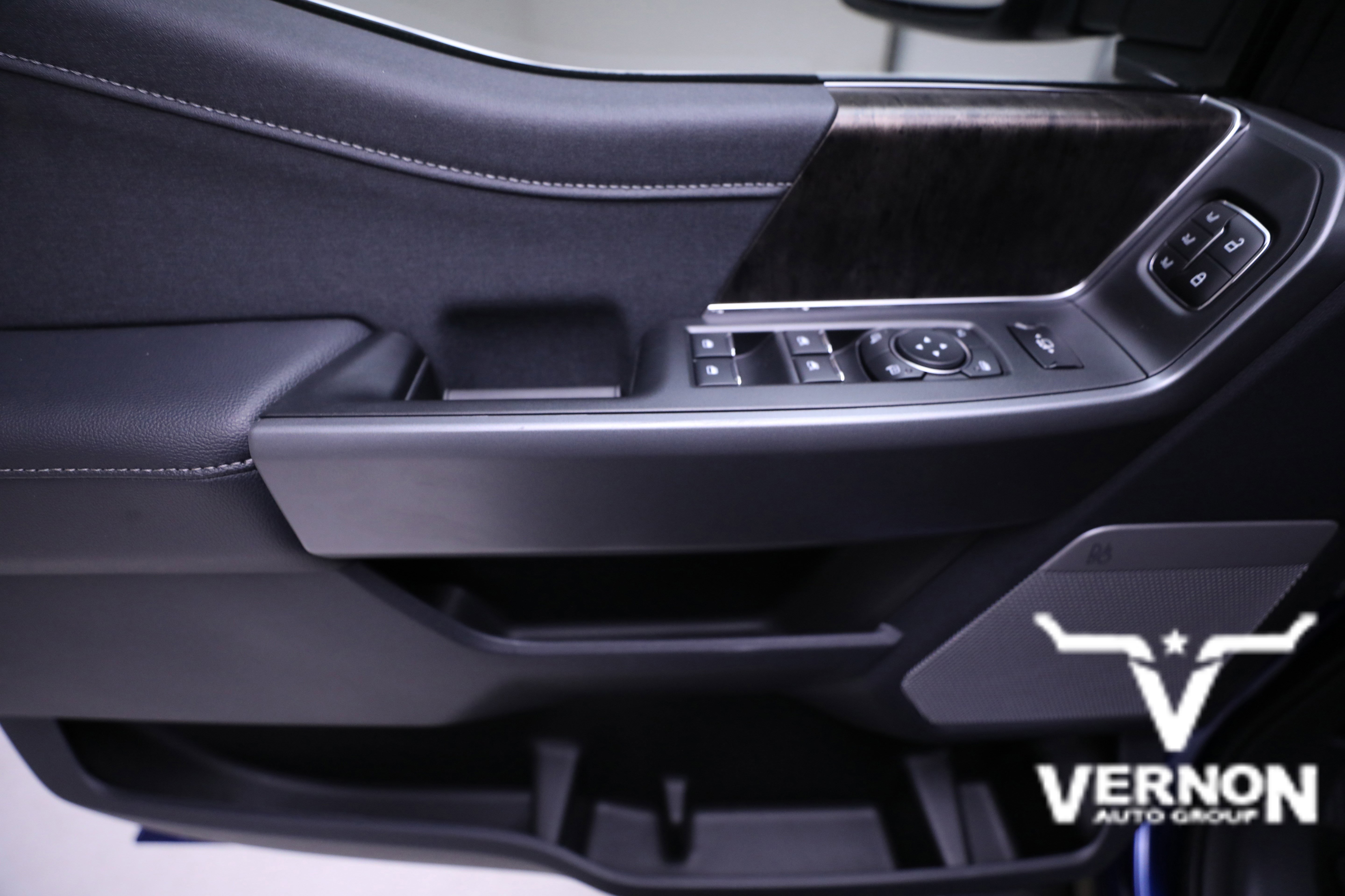 New 2026 Ford F250 Lariat w/ Chrome Package image 19