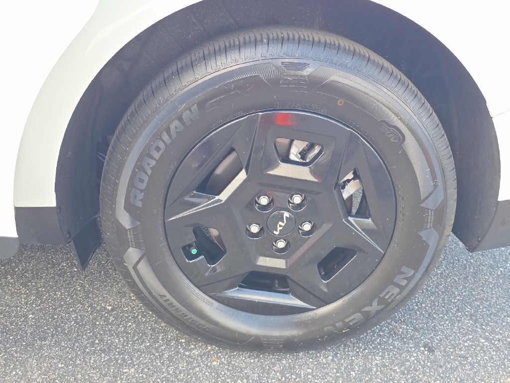 Certified 2025 Kia Carnival FWD image 14