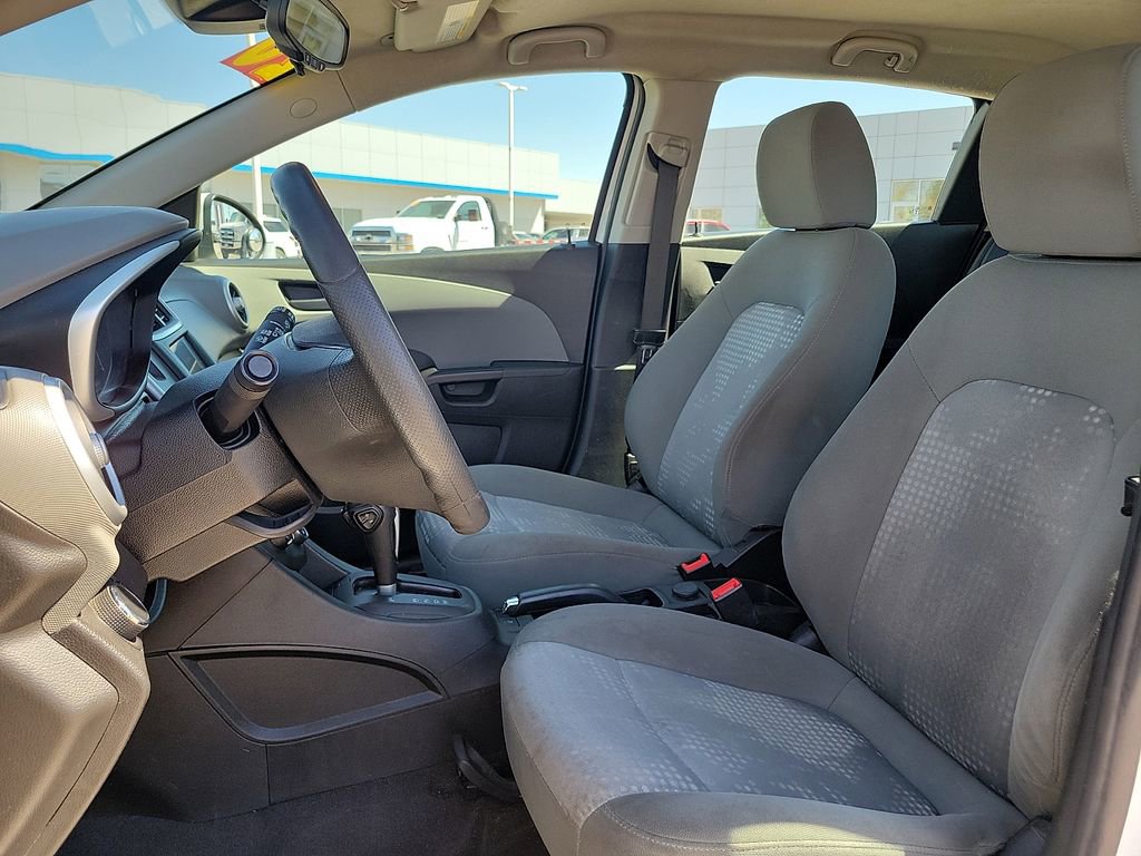 Used 2020 Chevrolet Sonic LT image 19