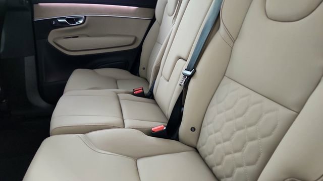 New 2026 Volvo XC90 B6 Plus w/ Protection Package Premier AWD/4WD image 30