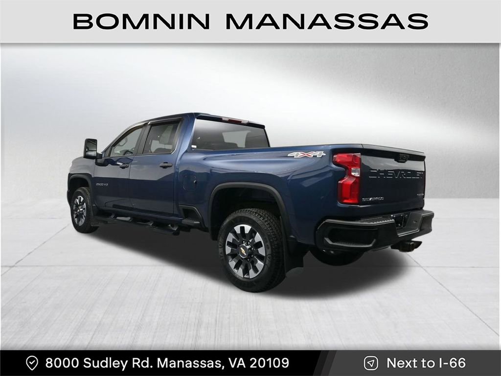 Used 2021 Chevrolet Silverado 2500 Custom w/ Custom Value Package image 3