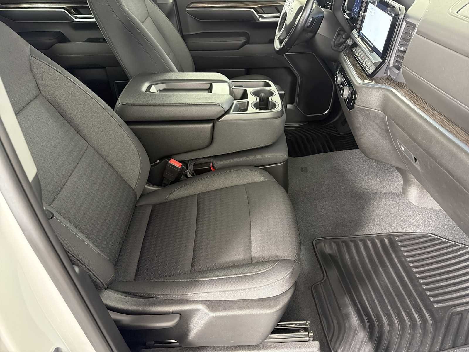 Used 2022 Chevrolet Silverado 1500 RST AWD/4WD image 11