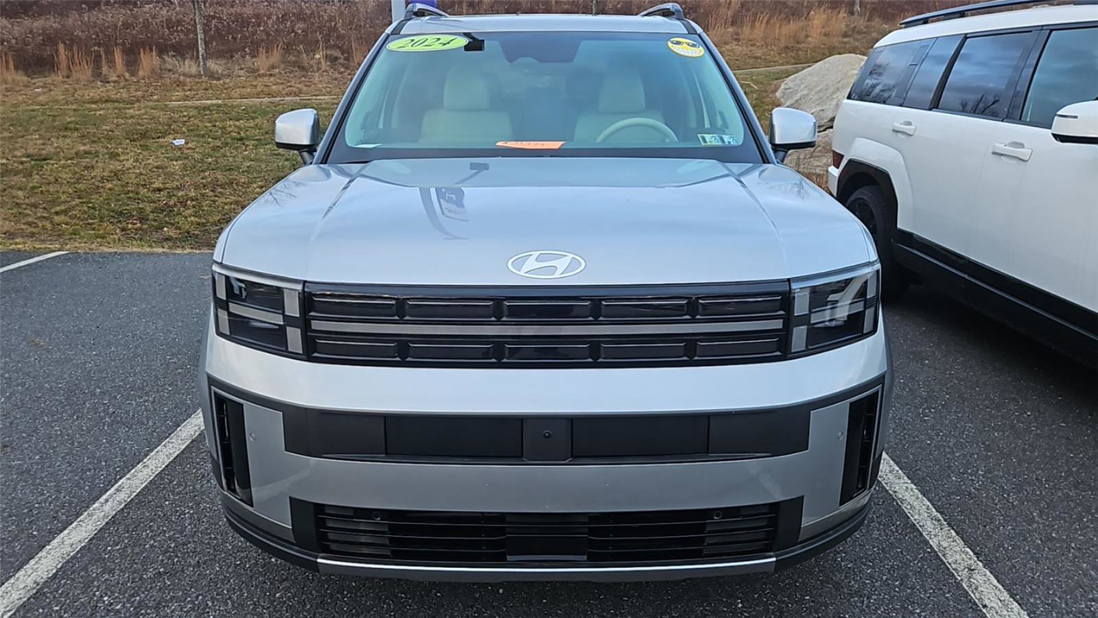 Used 2024 Hyundai Santa Fe Limited image 2