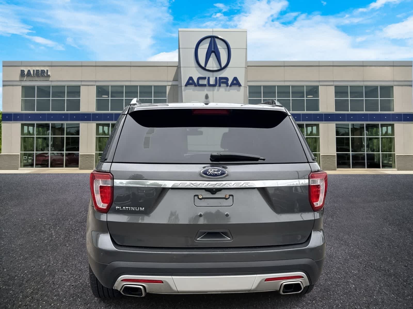 Used 2017 Ford Explorer Platinum AWD/4WD image 4