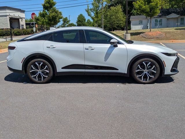 Used 2024 Toyota Crown XLE image 3