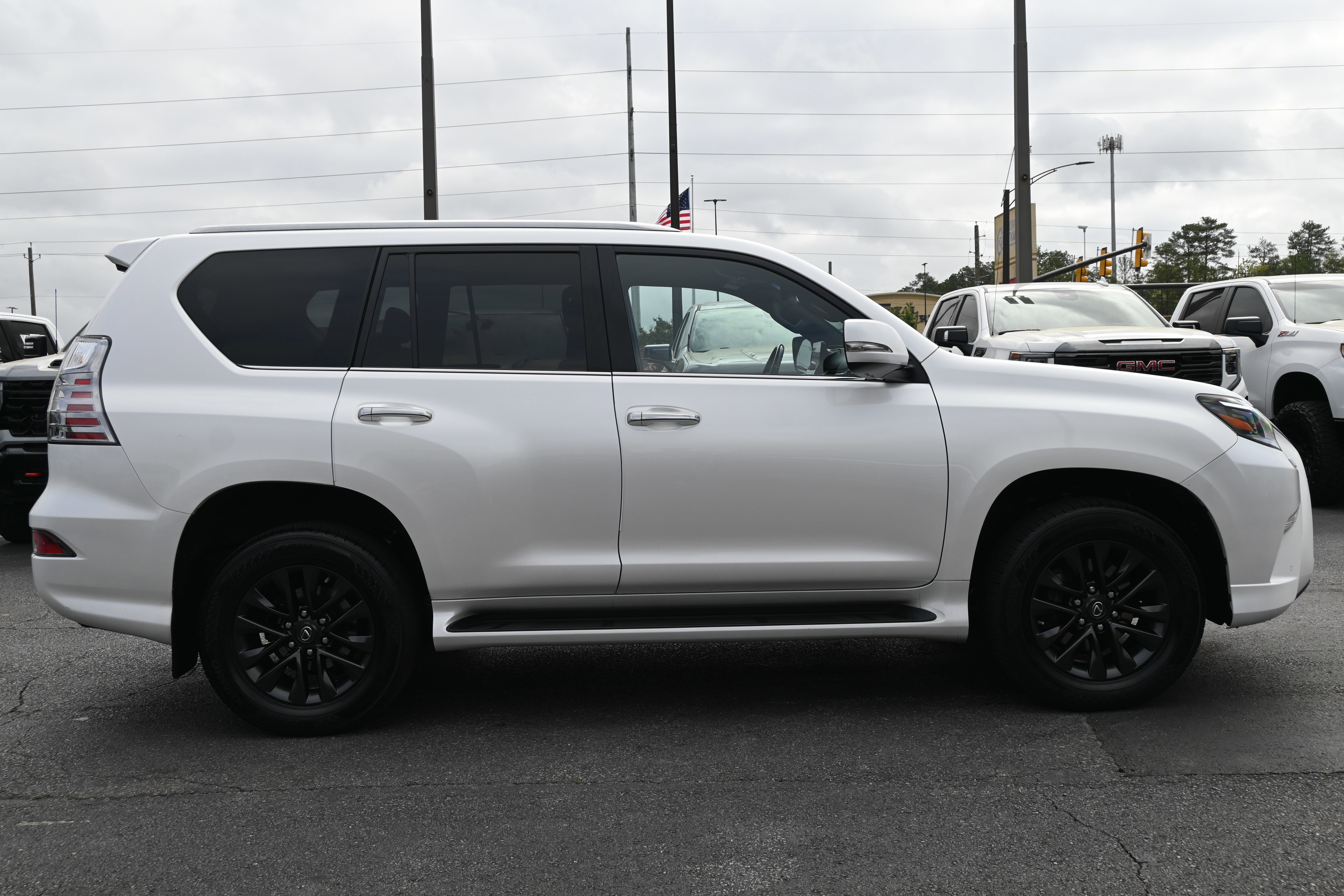 Used 2023 Lexus GX 460 Premium w/ Premium Plus Package image 17
