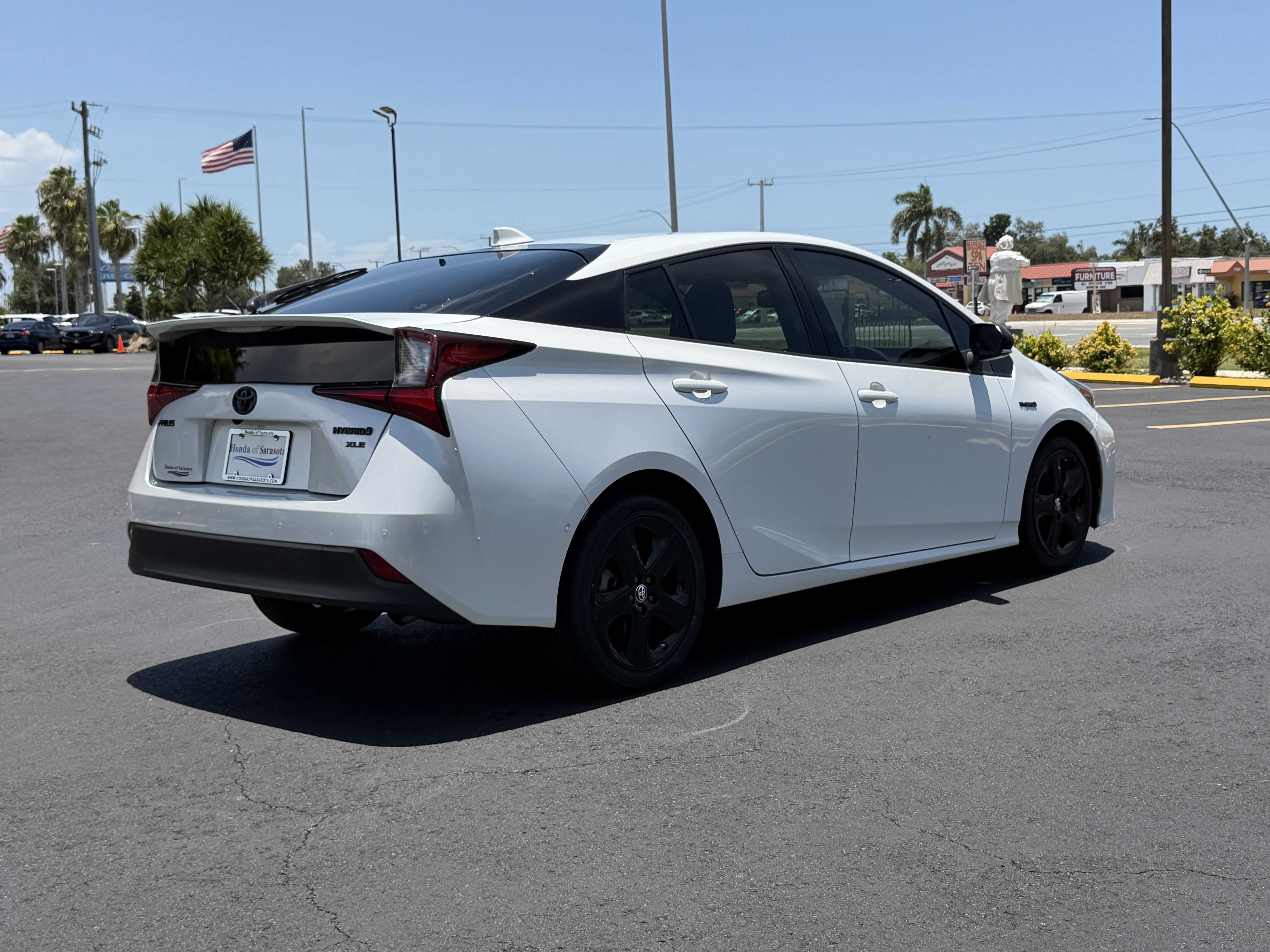 Used 2021 Toyota Prius FWD image 5