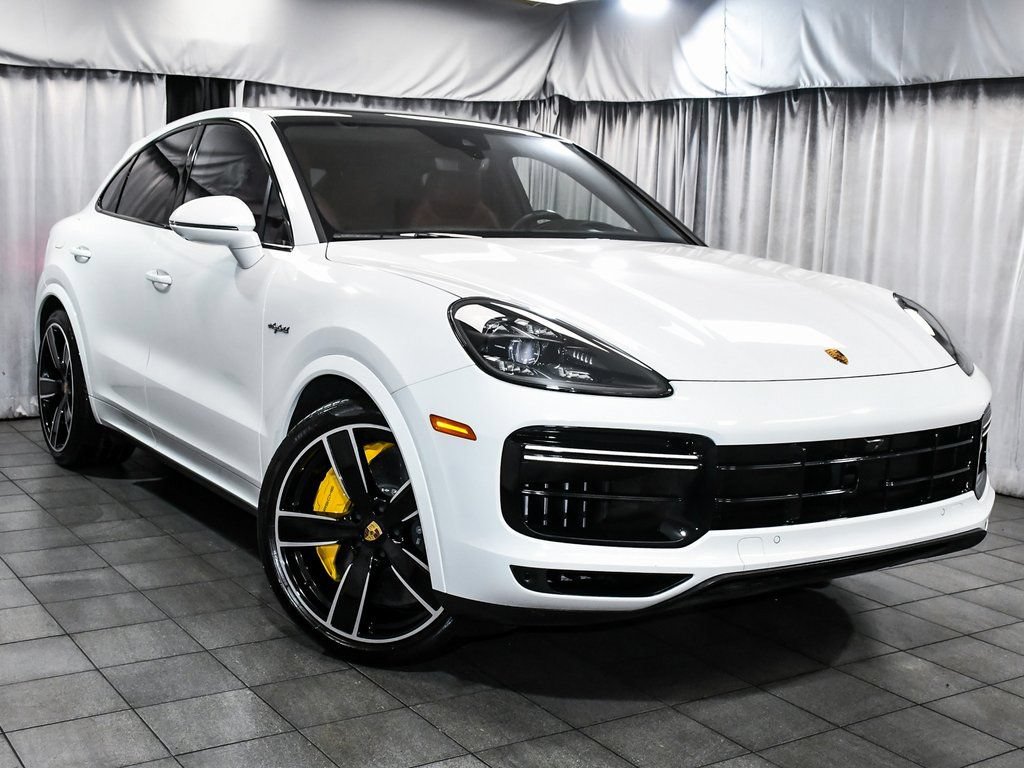 Used 2023 Porsche Cayenne Turbo S AWD/4WD image 3