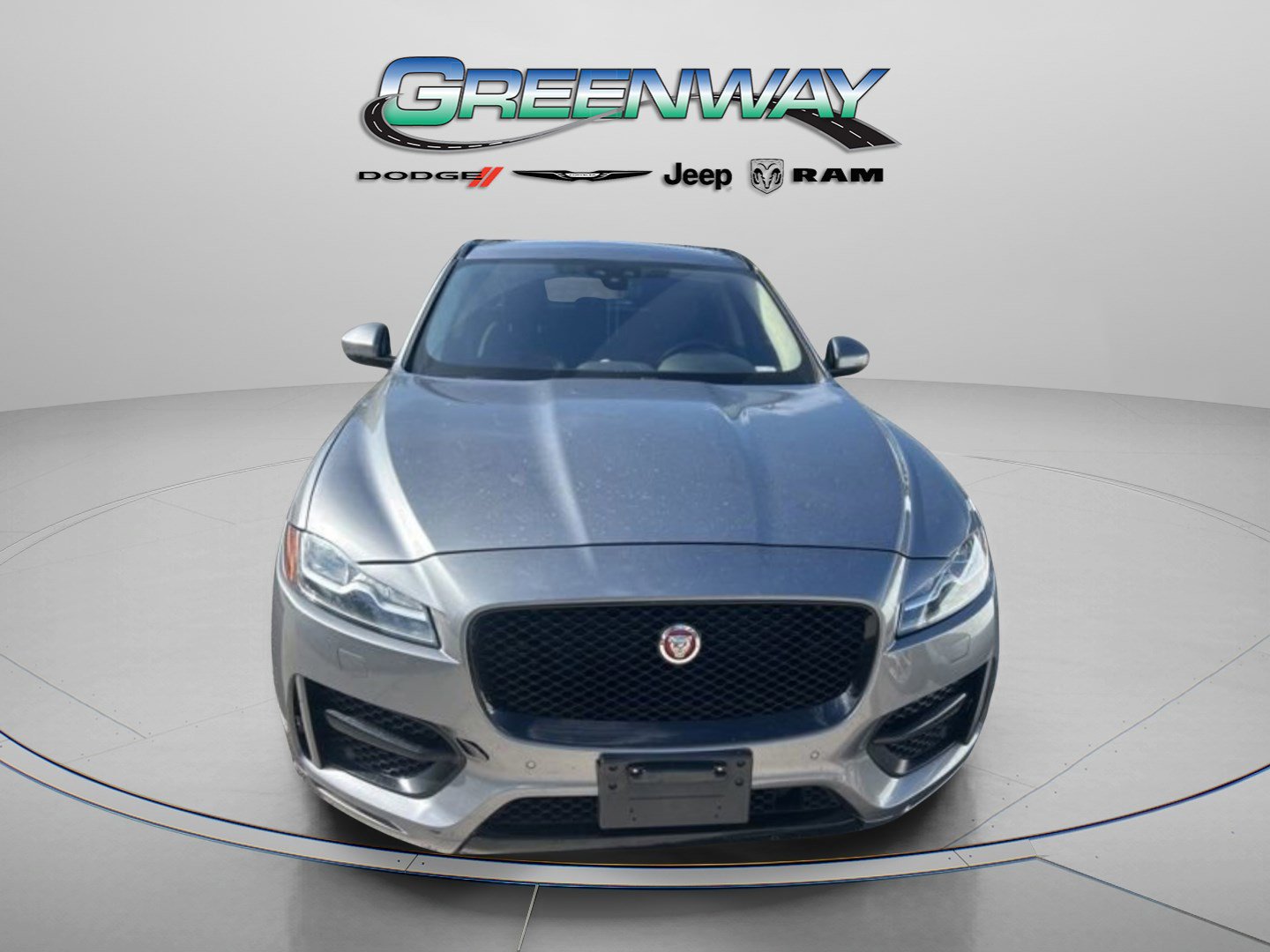 Used 2020 Jaguar F-PACE R-Sport image 4