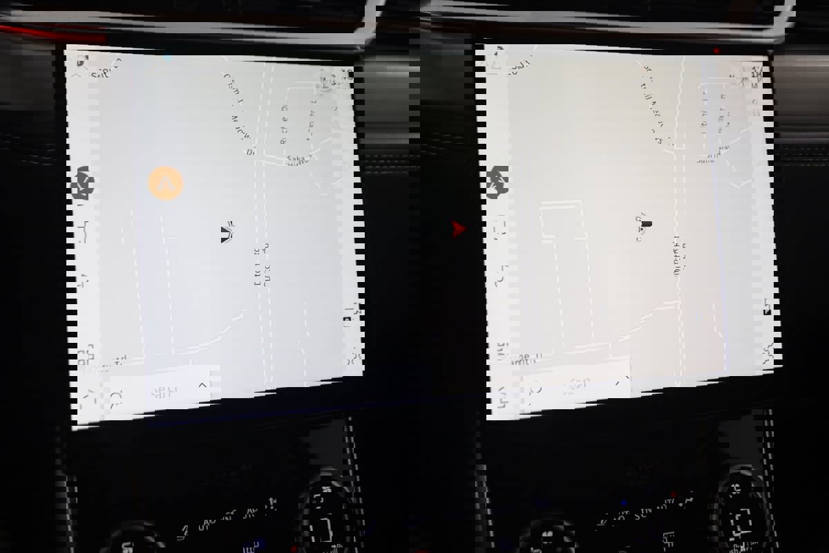 Used 2024 Jaguar XF R-Dynamic SE image 9