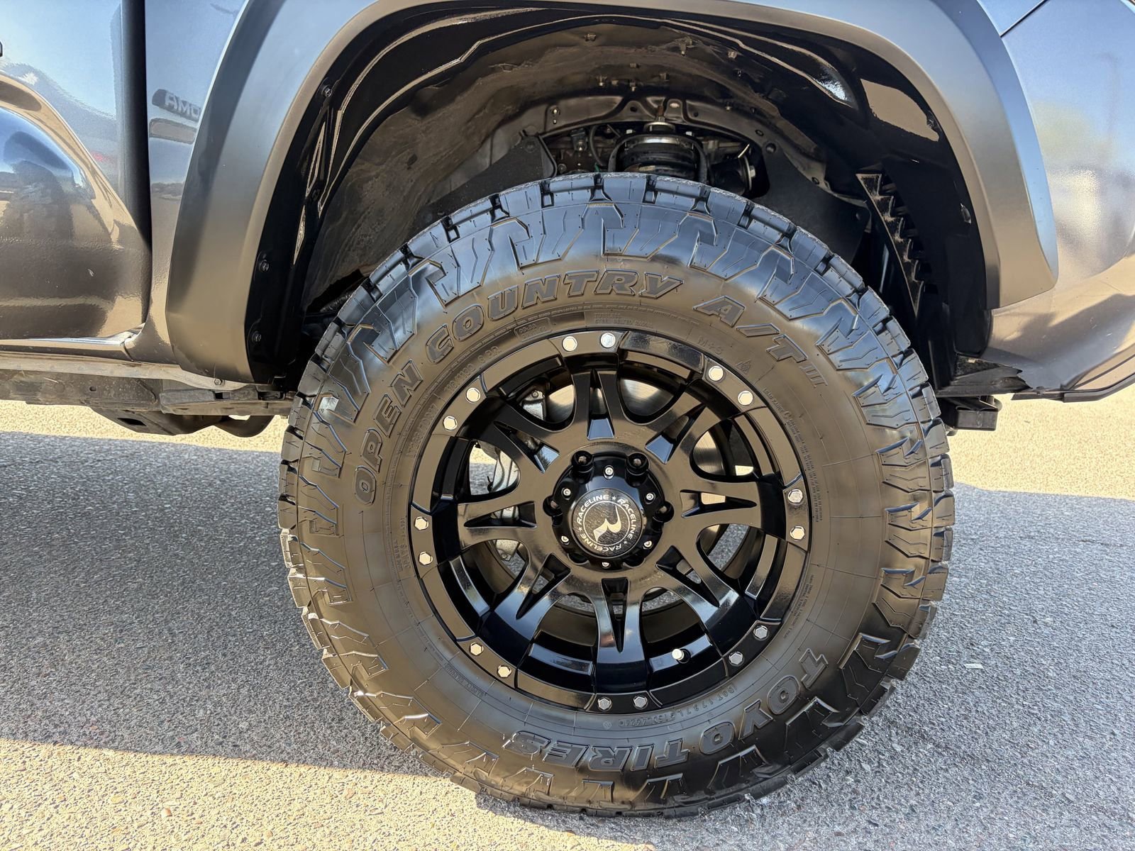 Used 2021 Toyota Tacoma TRD Off-Road w/ Technology Package AWD/4WD image 10