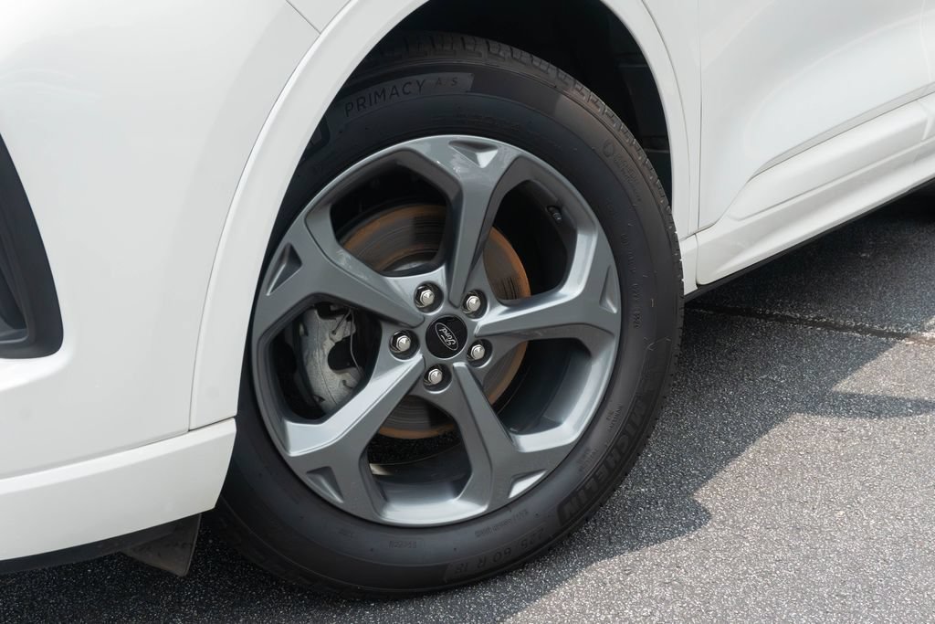 Used 2024 Ford Escape ST-Line w/ Tech Pack #1 FWD image 2