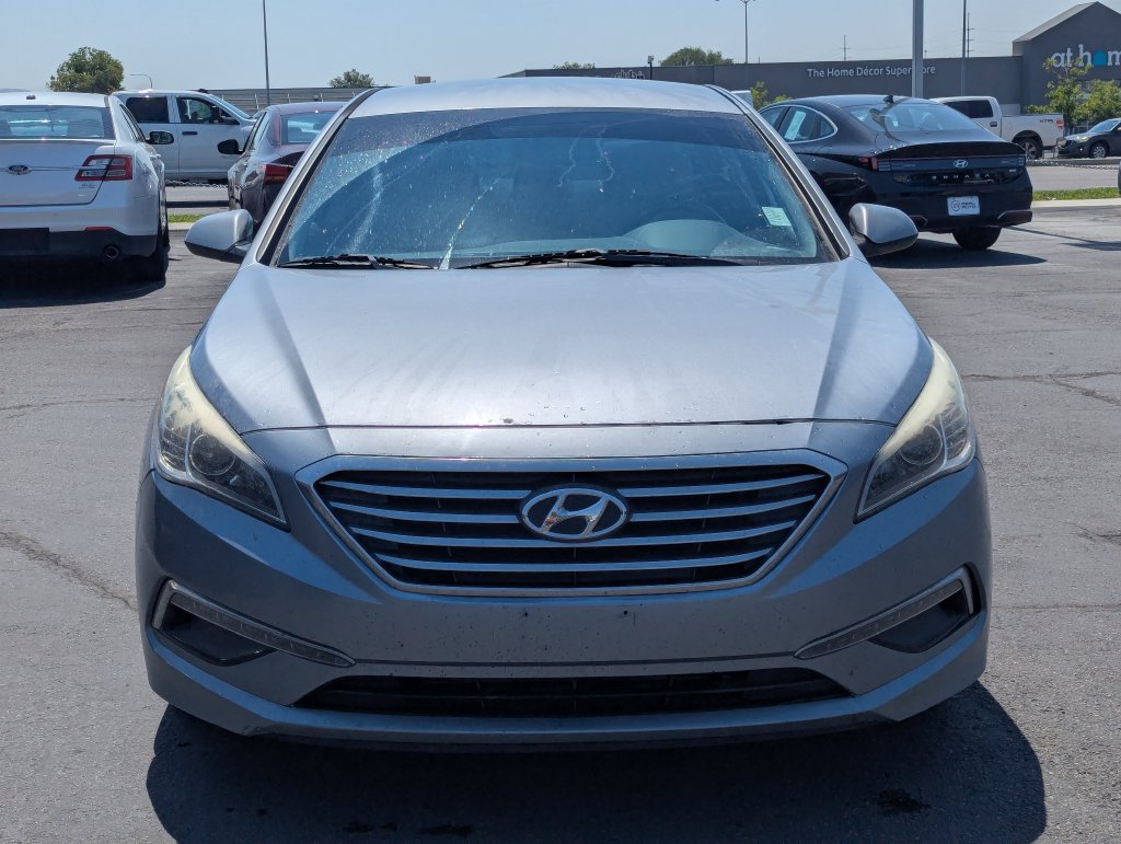 Used 2015 Hyundai Sonata SE w/ Option Group 09 FWD image 10