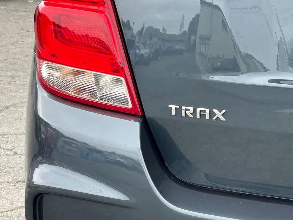 Used 2022 Chevrolet Trax LT w/ LT Convenience Package FWD image 6