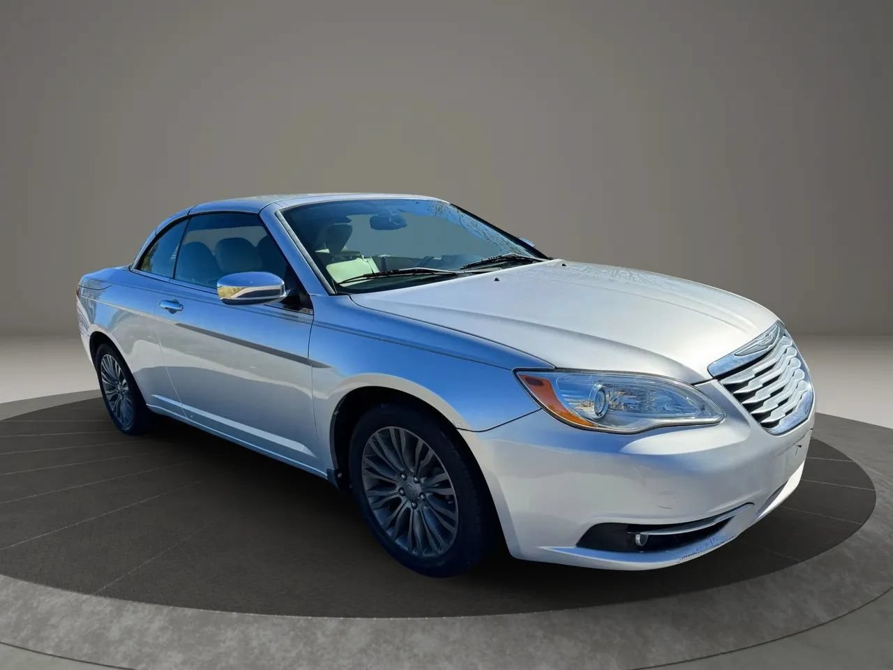 Used 2011 Chrysler 200 Limited FWD image 10