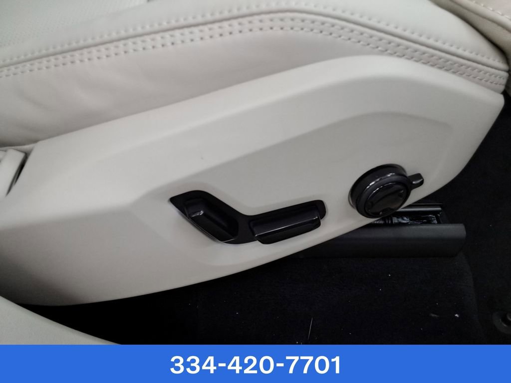 New 2025 Volvo XC90 T8 Ultra w/ Protection Package Premier image 27