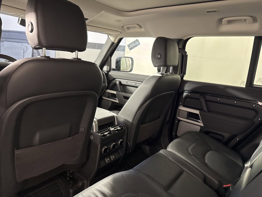 Used 2023 Land Rover Defender 130 S image 16