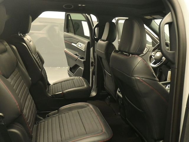 New 2026 Ford Explorer ST-Line w/ ST-Line Street Pack image 18