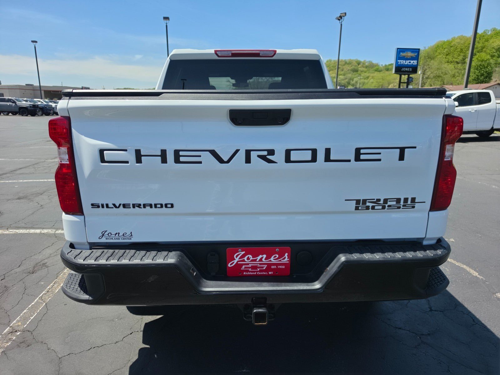 Used 2025 Chevrolet Silverado 1500 Custom Trail Boss w/ Dark Appearance Package AWD/4WD image 4