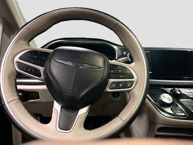 Used 2018 Chrysler Pacifica Limited w/ Advanced Safetytec Group FWD image 13