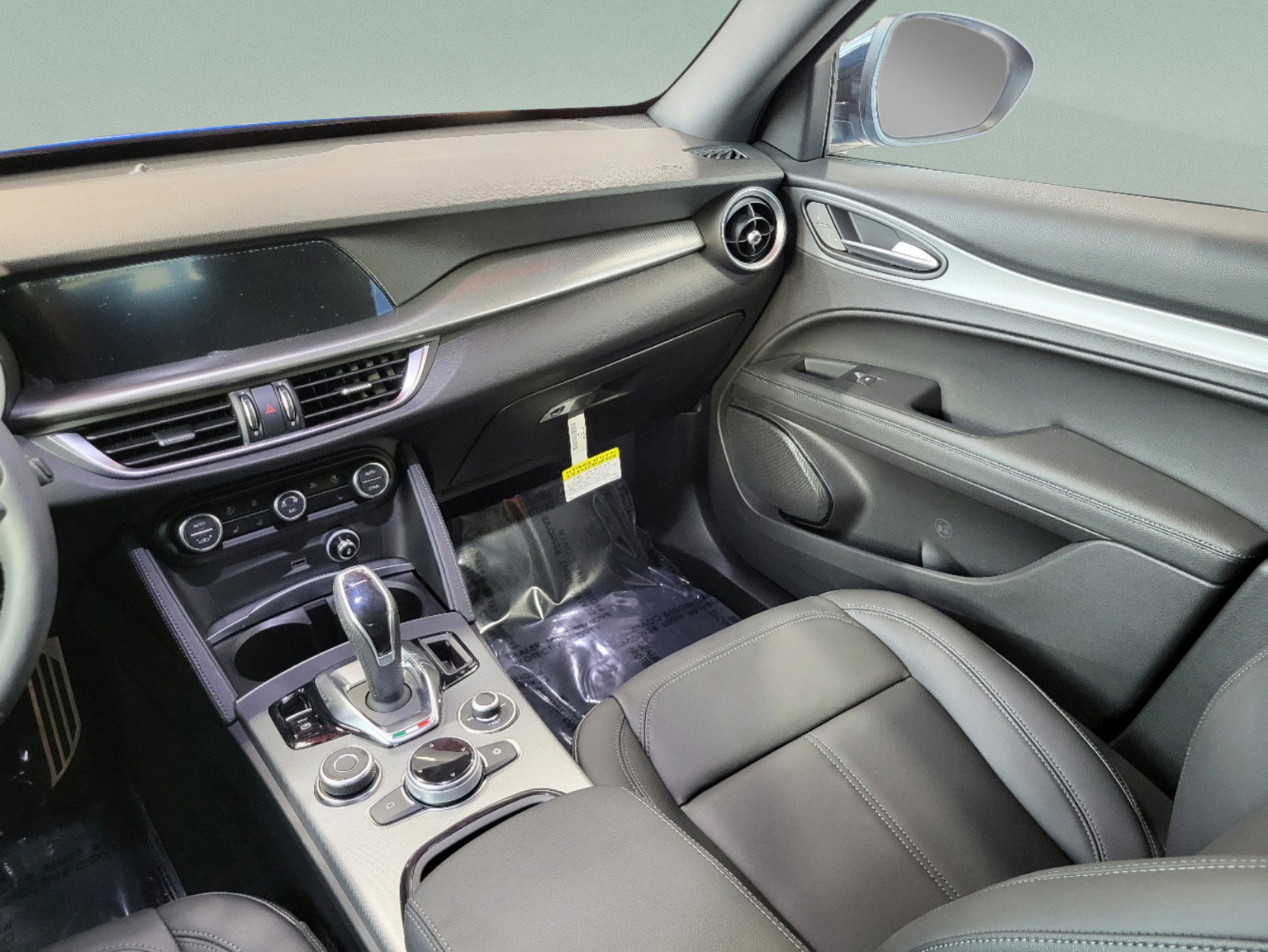 New 2025 Alfa Romeo Stelvio Sprint AWD/4WD image 23