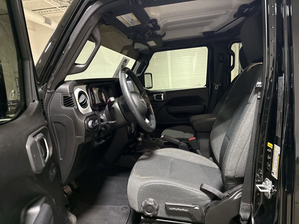 Used 2025 Jeep Wrangler Sport image 19