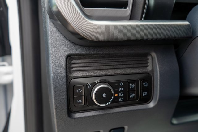 Used 2025 Ford F350 Platinum w/ FX4 Off-Road Package image 22