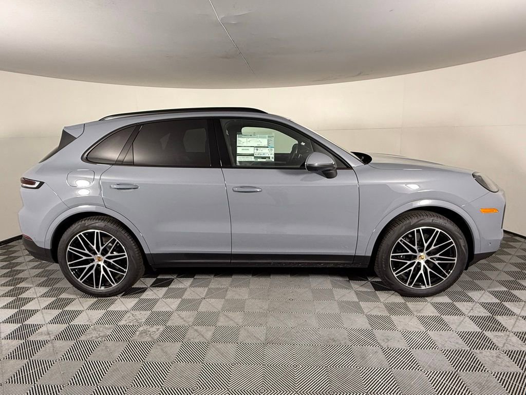 Certified 2025 Porsche Cayenne image 8