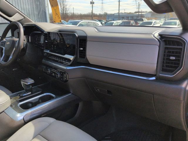 Used 2024 Chevrolet Silverado 1500 LTZ image 32