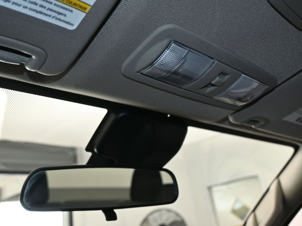 Used 2024 Nissan Frontier SV image 21