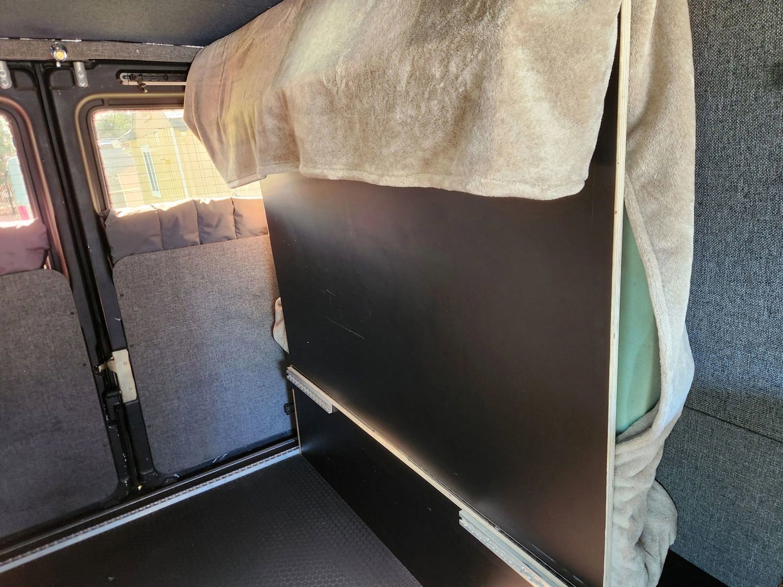 Used 2006 Dodge Sprinter 2500 w/ PWR Convenience Group image 48