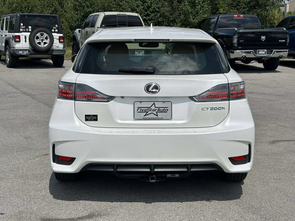 Used 2016 Lexus CT 200h w/ Navigation Package FWD image 6