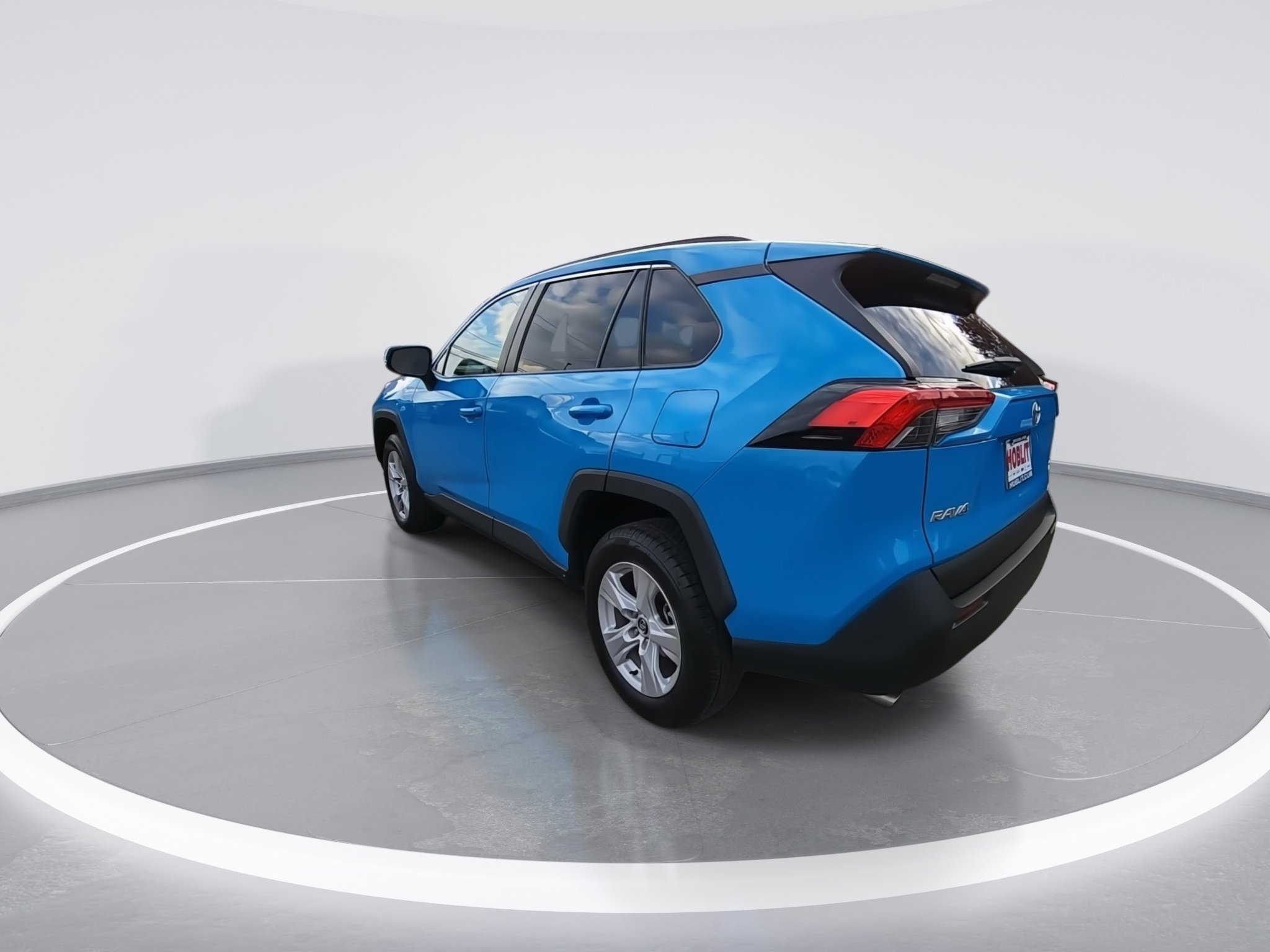 Used 2021 Toyota RAV4 XLE image 6